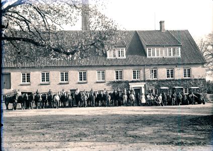 Gruppebillede med traktorer