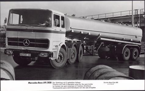 Mercedes Benz lastvogn LP 2020 (2 foto's)
