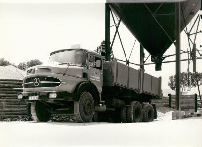 Mercedes-Benz lastvogn L 2623/2624 (3 fabriksfoto)