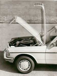 Mercedes-Benz W123 200D- 280E (34 fabriksfoto)