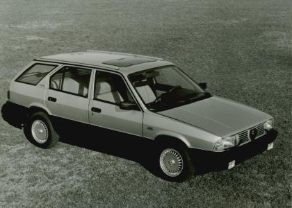 Alfa Romeo "Alfa 33" (6 foto)