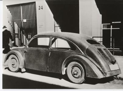 En prototype for en tidlig folkevogn, lavet af Porsche