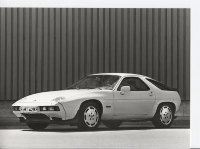 Porsche 928
