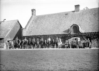 Gruppebillede med traktorer